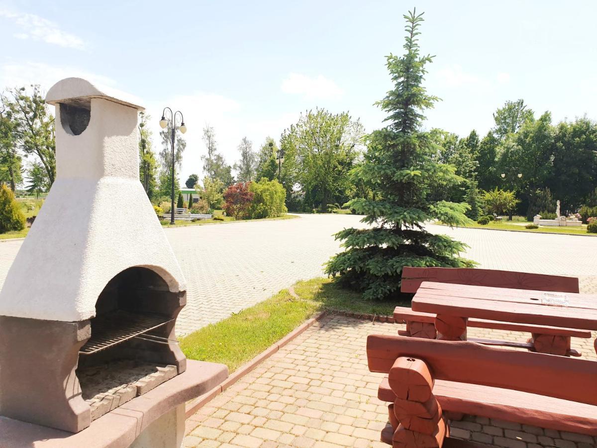 Willa Park Ostrowiec Świetokrzyski Exterior foto
