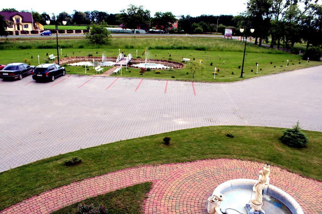 Willa Park Ostrowiec Świetokrzyski Exterior foto